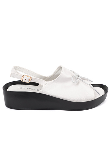 Weiße Damen-Sandalen auf...