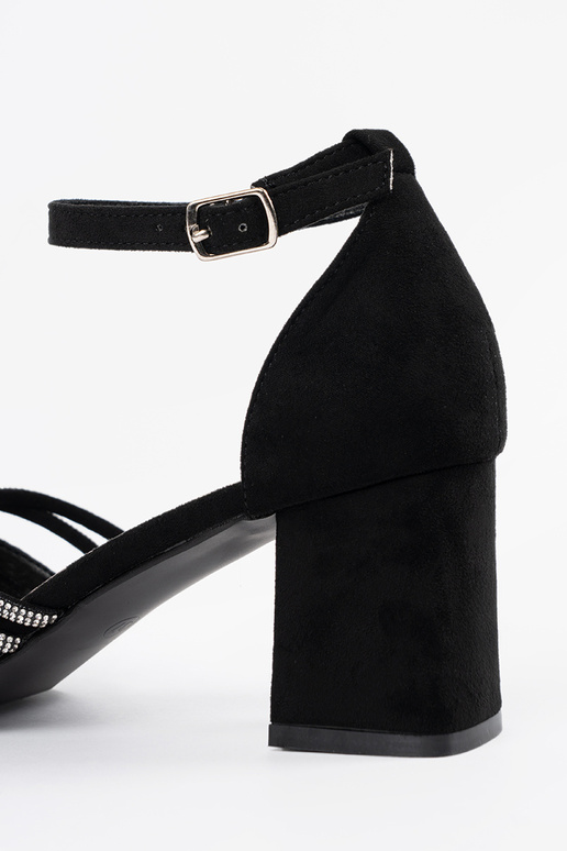 Schwarze Wildleder-Damen-Sandalen auf... Schwarze Wildleder-Damen-Sandalen auf...