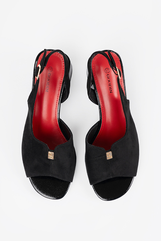 Schwarze Wildleder-Damen-Sandalen auf... Schwarze Wildleder-Damen-Sandalen auf...