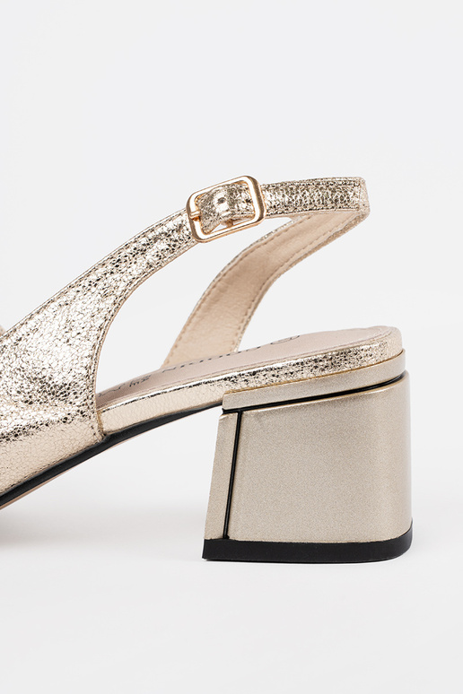 Goldene Wildleder-Damen-Sandalen auf... Goldene Wildleder-Damen-Sandalen auf...