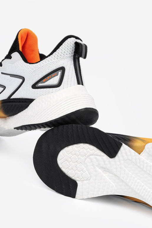 INeiß-schZuarze Farbe Sportschuhe z... INeiß-schZuarze Farbe Sportschuhe z...