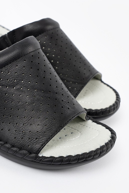 Pantoletten mit Leder-Einlagen in... Pantoletten mit Leder-Einlagen in...