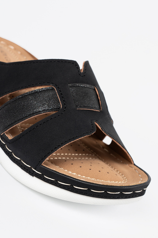 Damen-Hausschuhe in schwarzer Farbe Damen-Hausschuhe in schwarzer Farbe