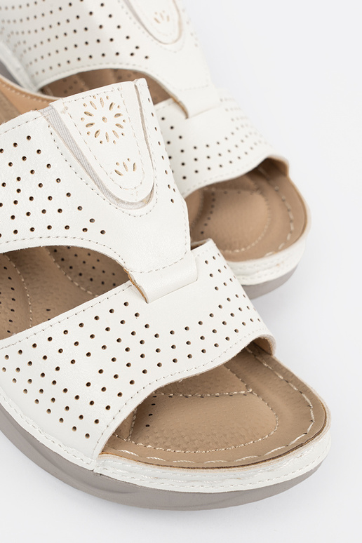 Bequeme Schuhe mit Ausstattungen in weiß