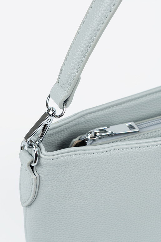 Handheld auf dem Seitenstreifen Blau