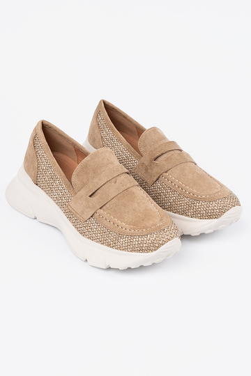 Beige Halbschuhe auf einer... 2