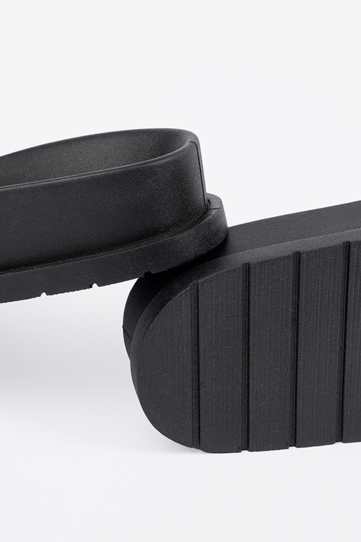 SchZuarz und-braune Farbe Hausschuhe... SchZuarz und-braune Farbe Hausschuhe...