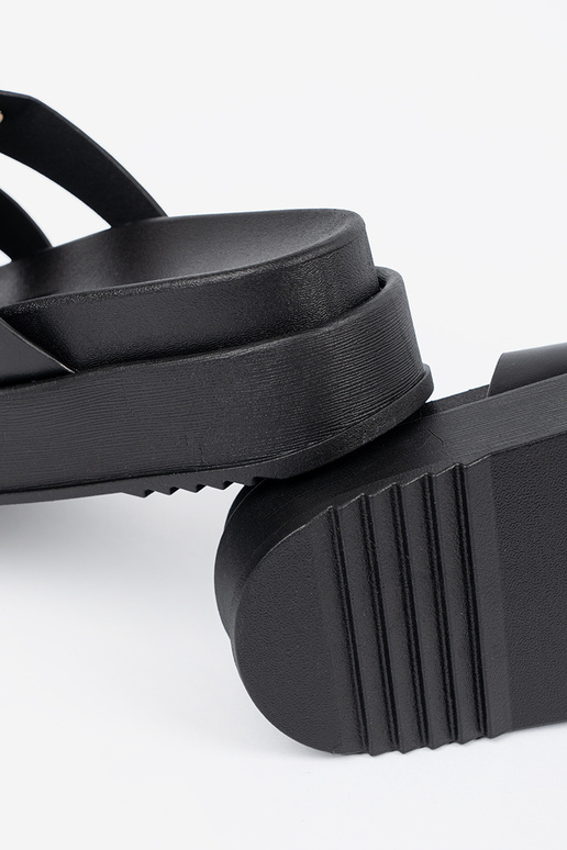 Hausschuhe Frauen mit einer Plattform...