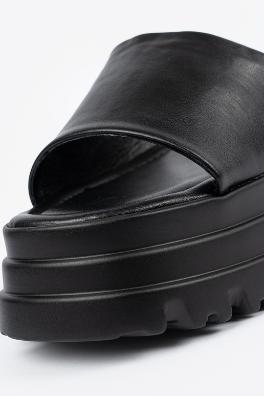 Hausschuhe mit einer Plattform... Hausschuhe mit einer Plattform...