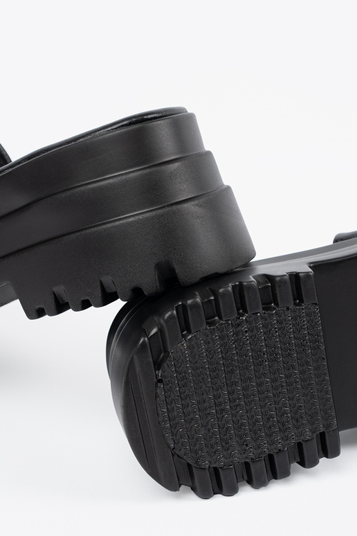 Hausschuhe mit einer Plattform... Hausschuhe mit einer Plattform...