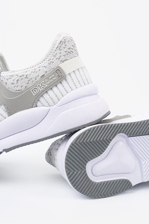 Sportliche weiße-graue Schuhe