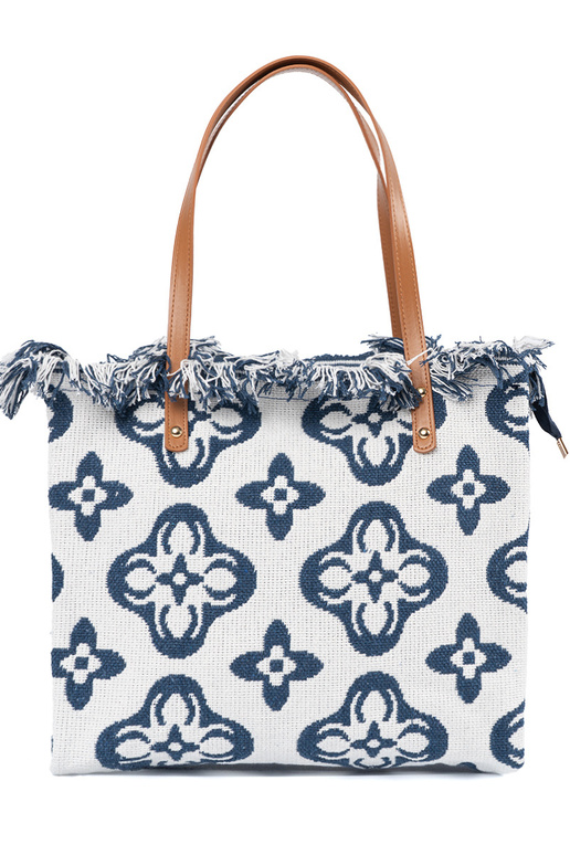 Strandtasche mit Quasten über der... Strandtasche mit Quasten über der...