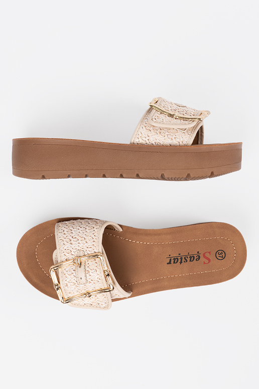 Pantoletten mit goldener Schnalle Pantoletten mit goldener Schnalle