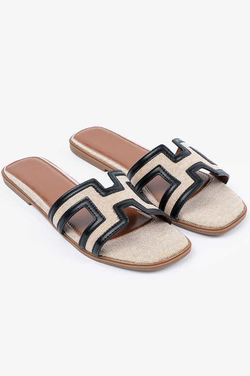 Pantoletten mit dekorativen Ausschnitten