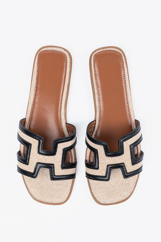 Pantoletten mit dekorativen Ausschnitten