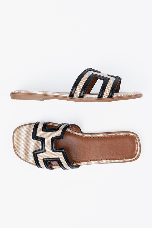 Pantoletten mit dekorativen Ausschnitten