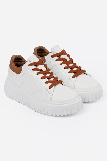 Weiße Sportschuhe im Stil... 2