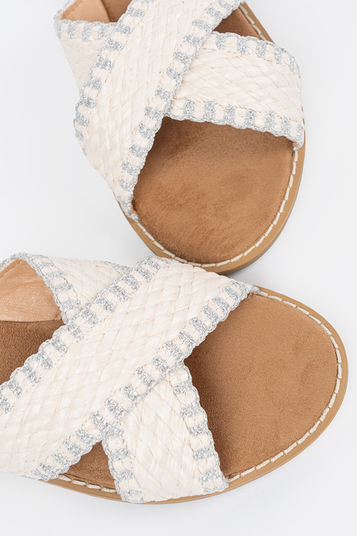 Zueiße Farbe Hausschuhe flechten auf... Zueiße Farbe Hausschuhe flechten auf...