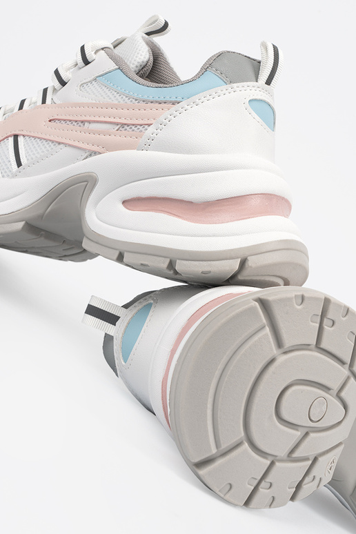 Pastellfarbene sportliche Schuhe für... Pastellfarbene sportliche Schuhe für...