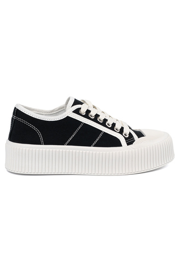 Schwarze Sneakers im...