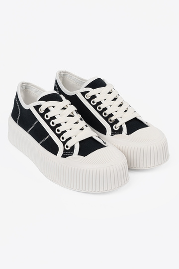 Schwarze Sneakers im... 2