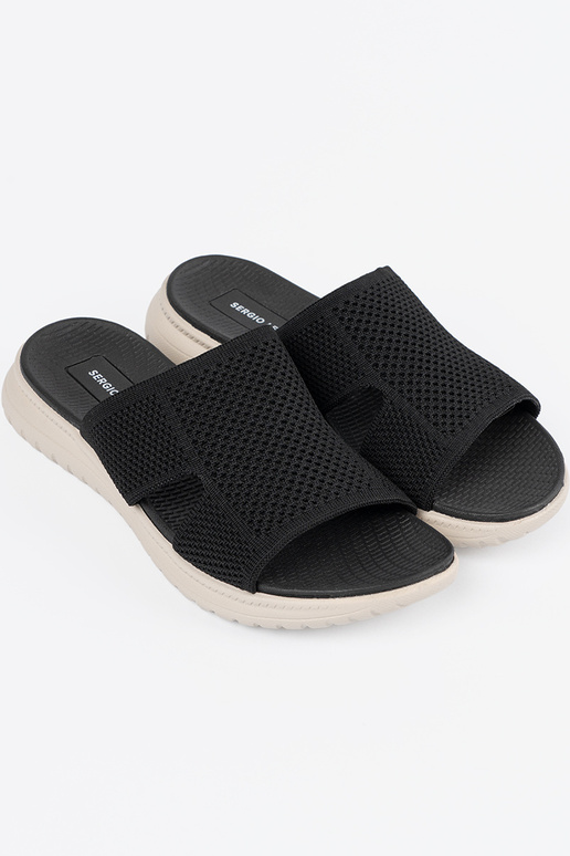 Schwarze Schuhe mit durchbrochenen... Schwarze Schuhe mit durchbrochenen...