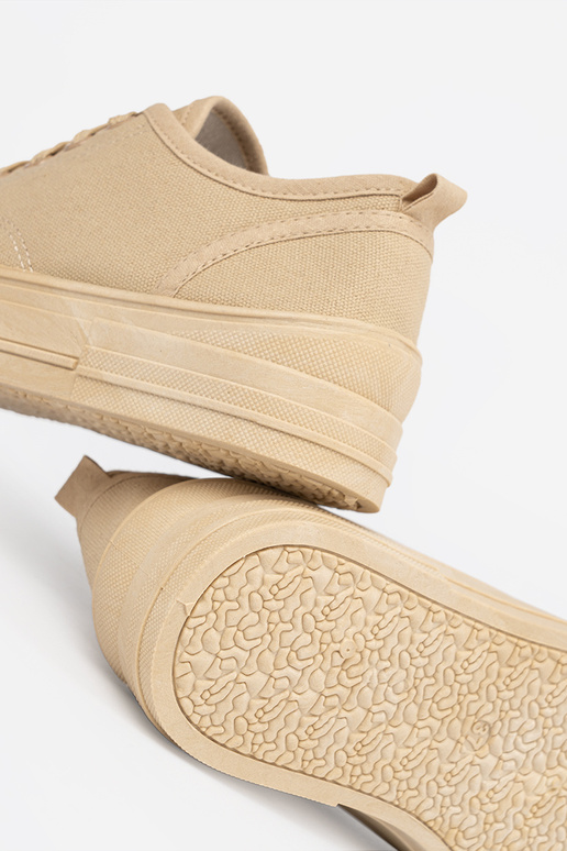 Niedrige Damenstiefel in Sandfarbe