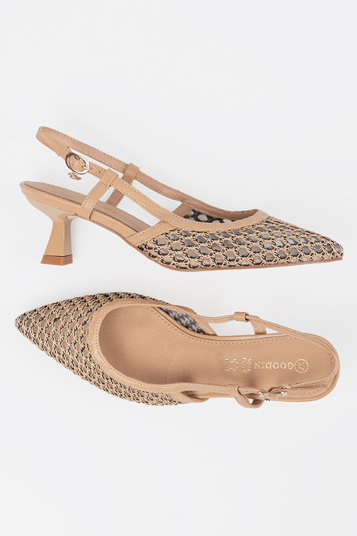 Absatzschuhe mit Lochmuster auf...