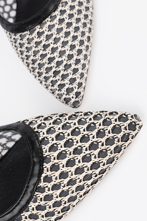 Absatzschuhe mit Lochmuster auf...