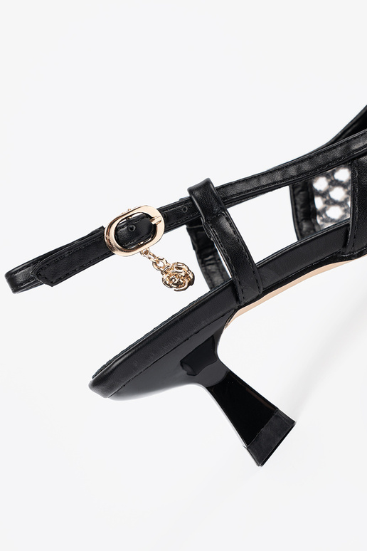 Absatzschuhe mit Lochmuster auf...