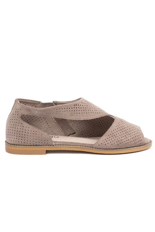 Flache, durchbrochene Sandalen in... Flache, durchbrochene Sandalen in...
