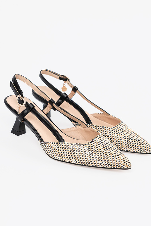 Geflochtene Absatzschuhe auf...