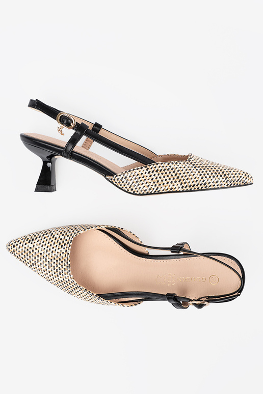 Geflochtene Absatzschuhe auf...