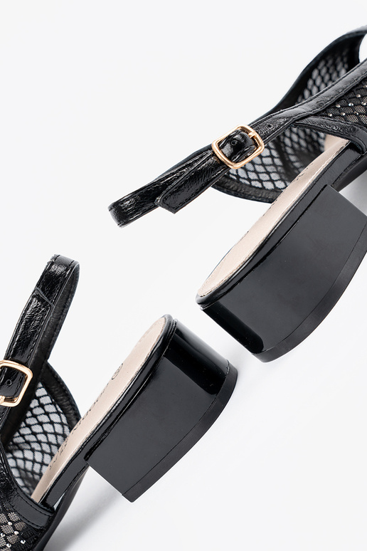 Sandalen mit dekorativem Netz in schwarz Sandalen mit dekorativem Netz in schwarz