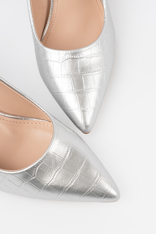 Klassische silberne Pumps Klassische silberne Pumps