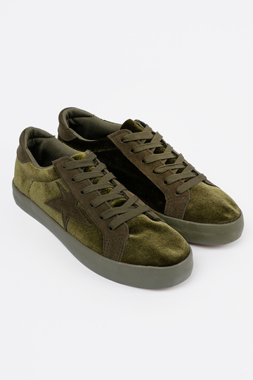 Khaki-Farbe-Farbe Frauen Schuhe mit einem Sternchen