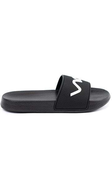 schZuarze Farbe Hausschuhe mit einer Notiz 2