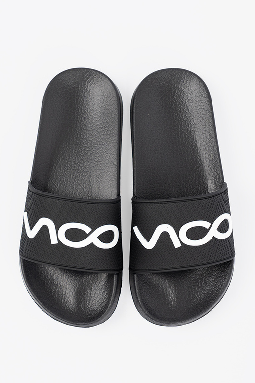 schZuarze Farbe Hausschuhe mit einer Notiz