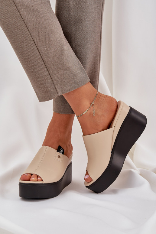 Hausschuhe mit einer Plattform I Koturnie Eko Haut Beige Eridoria