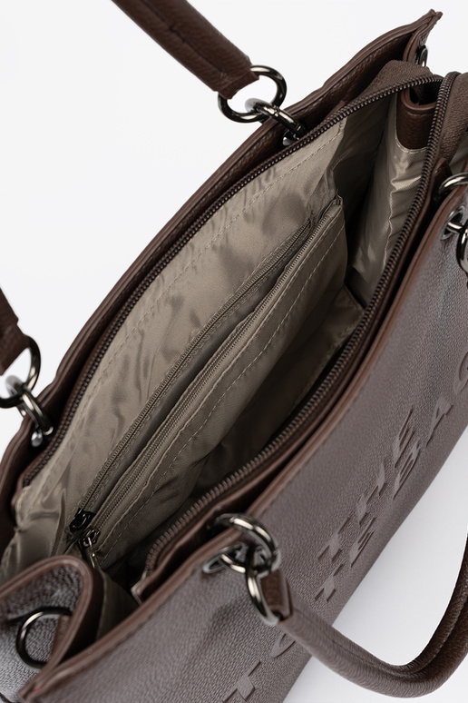 Käuferka kaZuoZua z tłoczonym napisem