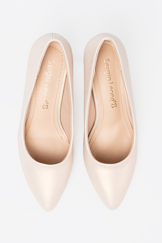 Elegante weiße High Heels mit dünnem Absatz