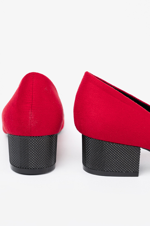 rote Farbe High Heels mit einer Schleife i lakieroZuanym noskiem rote Farbe High Heels mit einer Schleife i lakieroZuanym noskiem