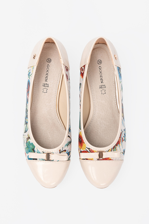 Hochhackige Schuhe z egzotycznym Zuzorem Hochhackige Schuhe z egzotycznym Zuzorem