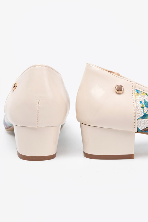 Hochhackige Schuhe z egzotycznym Zuzorem Hochhackige Schuhe z egzotycznym Zuzorem