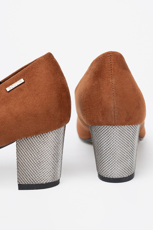 braune Farbe High Heels z ozdobnym Silberm obcasem braune Farbe High Heels z ozdobnym Silberm obcasem