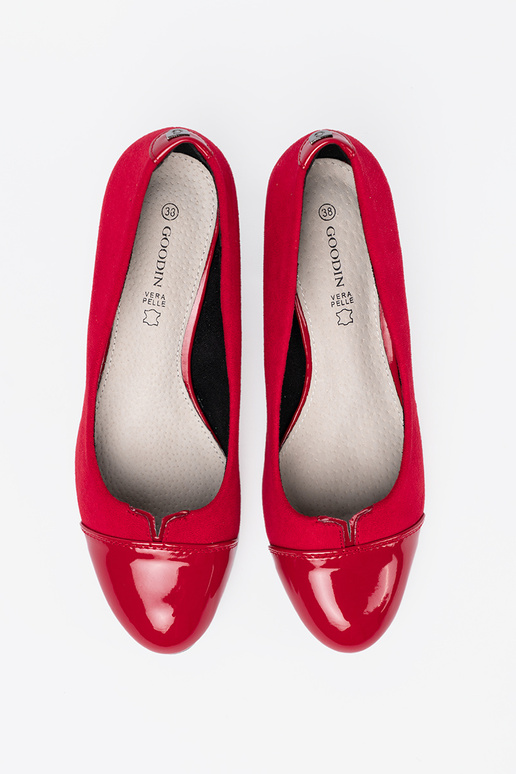 rote Farbe High Heels z lakieroZuanym noskiem rote Farbe High Heels z lakieroZuanym noskiem