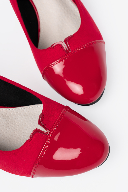 rote Farbe High Heels z lakieroZuanym noskiem rote Farbe High Heels z lakieroZuanym noskiem