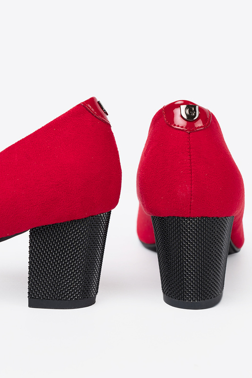 rote Farbe High Heels z lakieroZuanym noskiem rote Farbe High Heels z lakieroZuanym noskiem