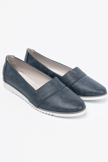 Dunkelblau Mokassins auf einer Zueißen Sohle