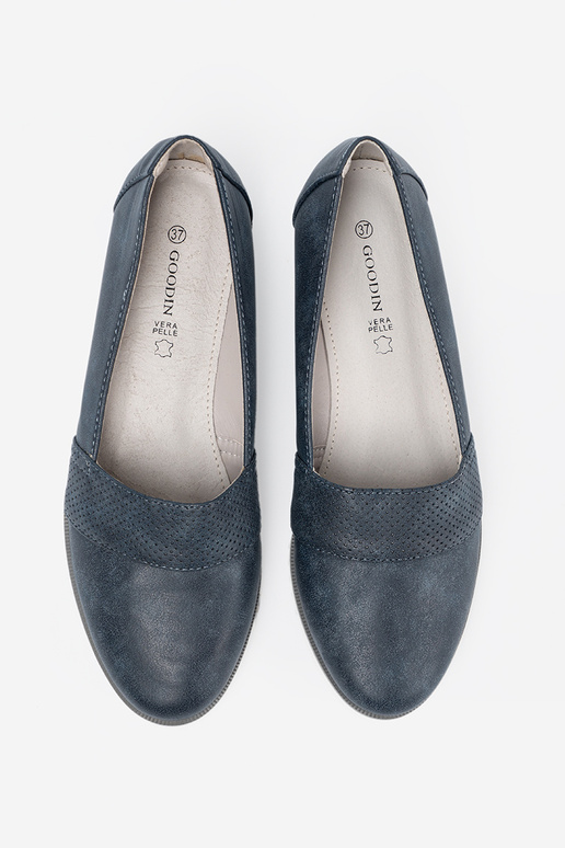 Dunkelblau Mokassins auf einer Zueißen Sohle Dunkelblau Mokassins auf einer Zueißen Sohle